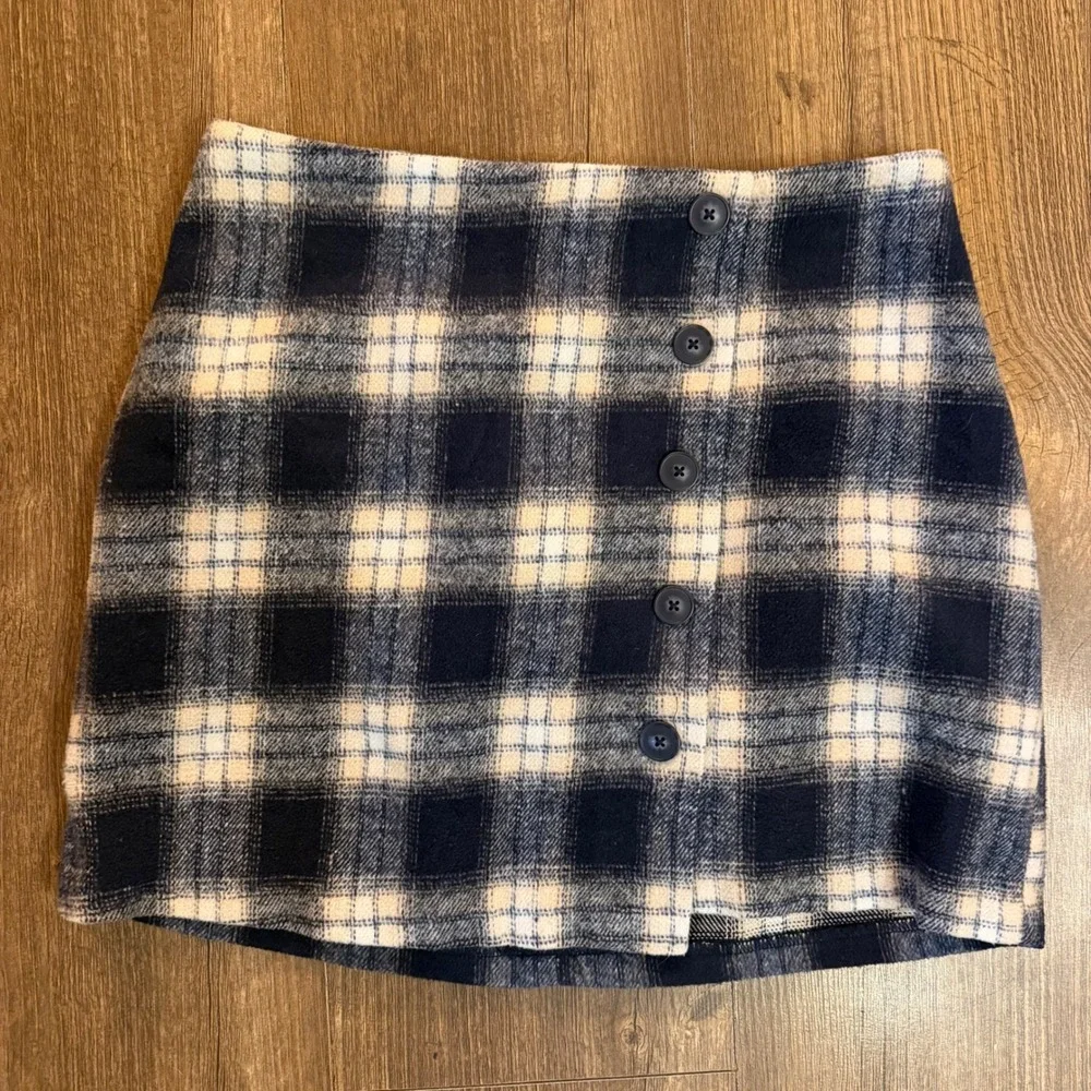 Forever 21 Plaid Mini Skirt Womens Large Navy Blue Cream Wool Blend Button Front
